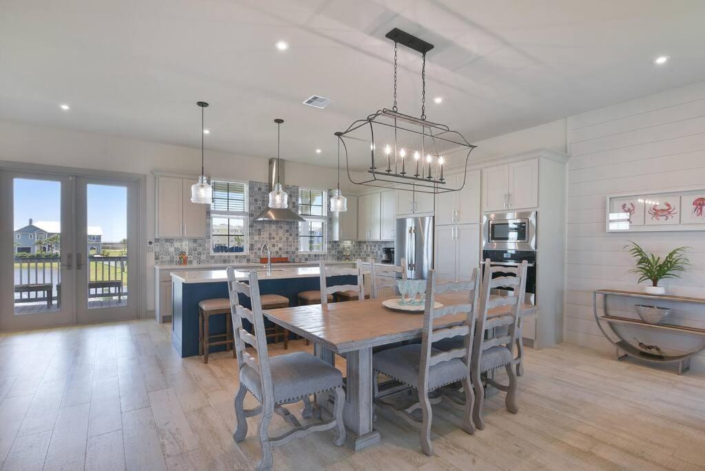 Ferienhaus Rise And Shine House With Ocean Views And Pointe West Pools *
