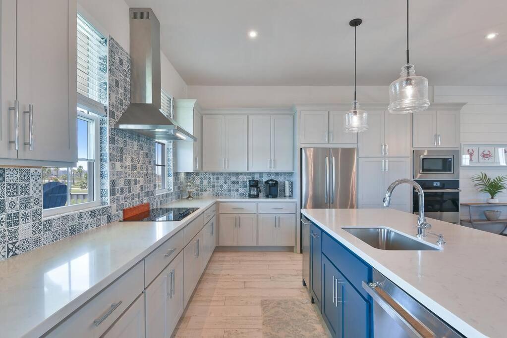Ferienhaus Rise And Shine House With Ocean Views And Pointe West Pools *