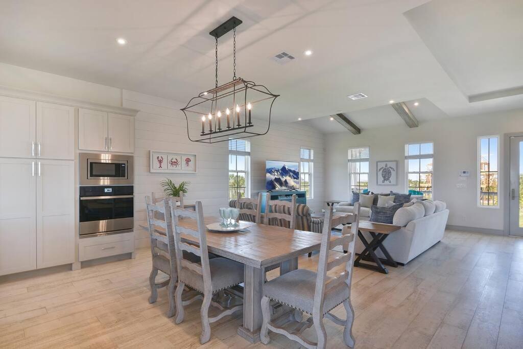 Rise And Shine House With Ocean Views And Pointe West Pools Сasa de vacaciones Galveston