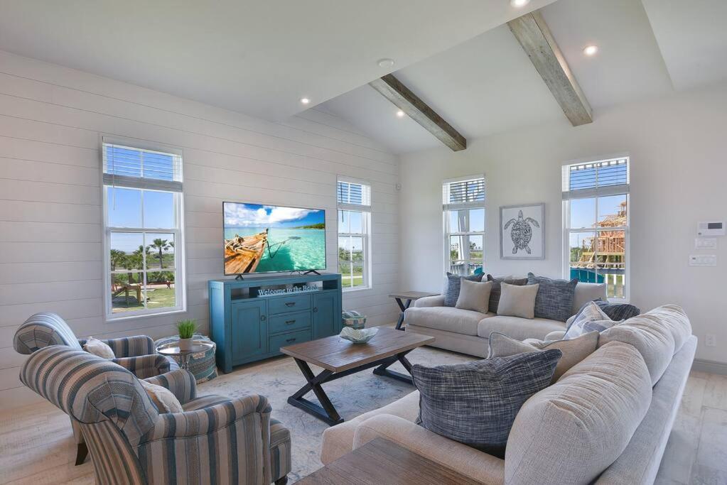 Rise And Shine House With Ocean Views And Pointe West Pools *