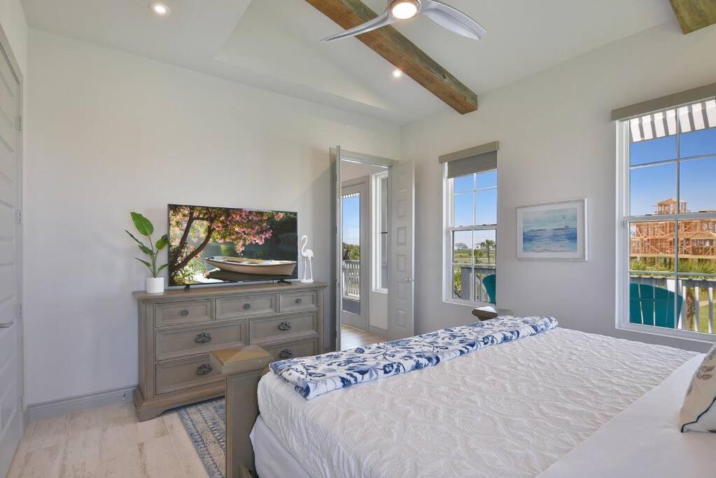 Rise And Shine House With Ocean Views And Pointe West Pools Сasa de vacaciones *